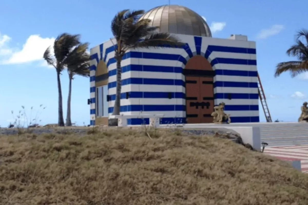NYT: Epstein acquired items from Islam’s holiest site for island "mosque" PHOTO