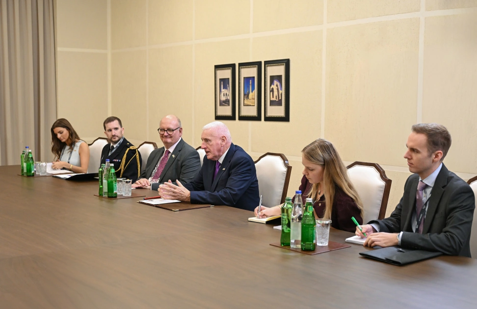 President Ilham Aliyev receives UK Minister of State for Defense (PHOTO)