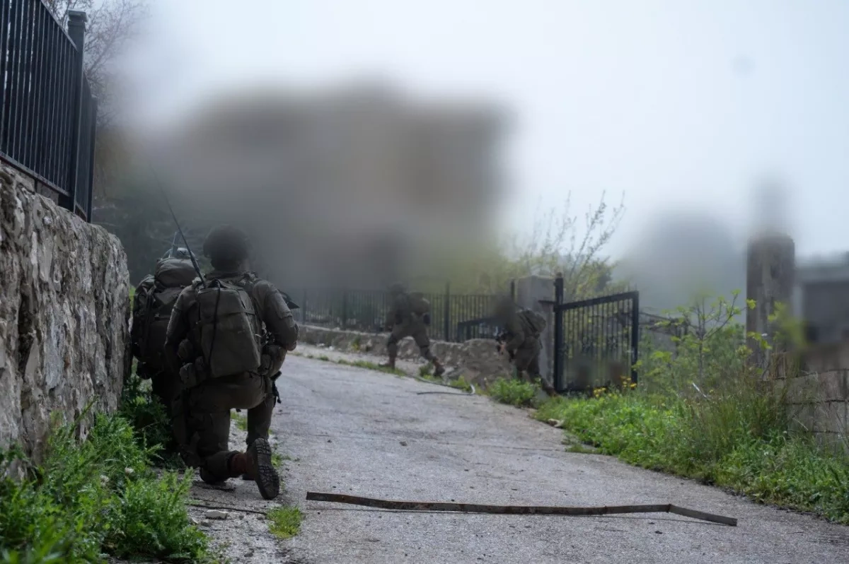 Israeli military seizes weapons, strikes "Hezbollah infrastructure" in Lebanon Photo