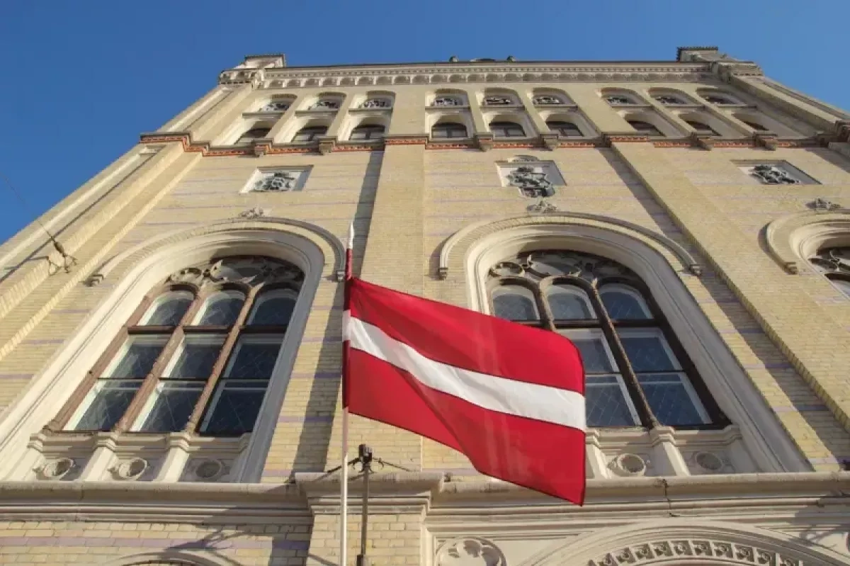 Latvia begins revoking residence permits of Russian citizens