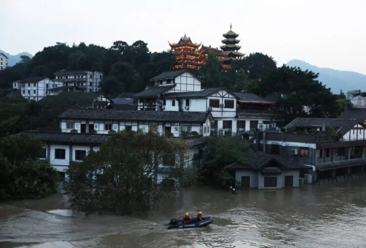 Deadly floods, landslides leave nine dead, 11 missing in China PHOTO