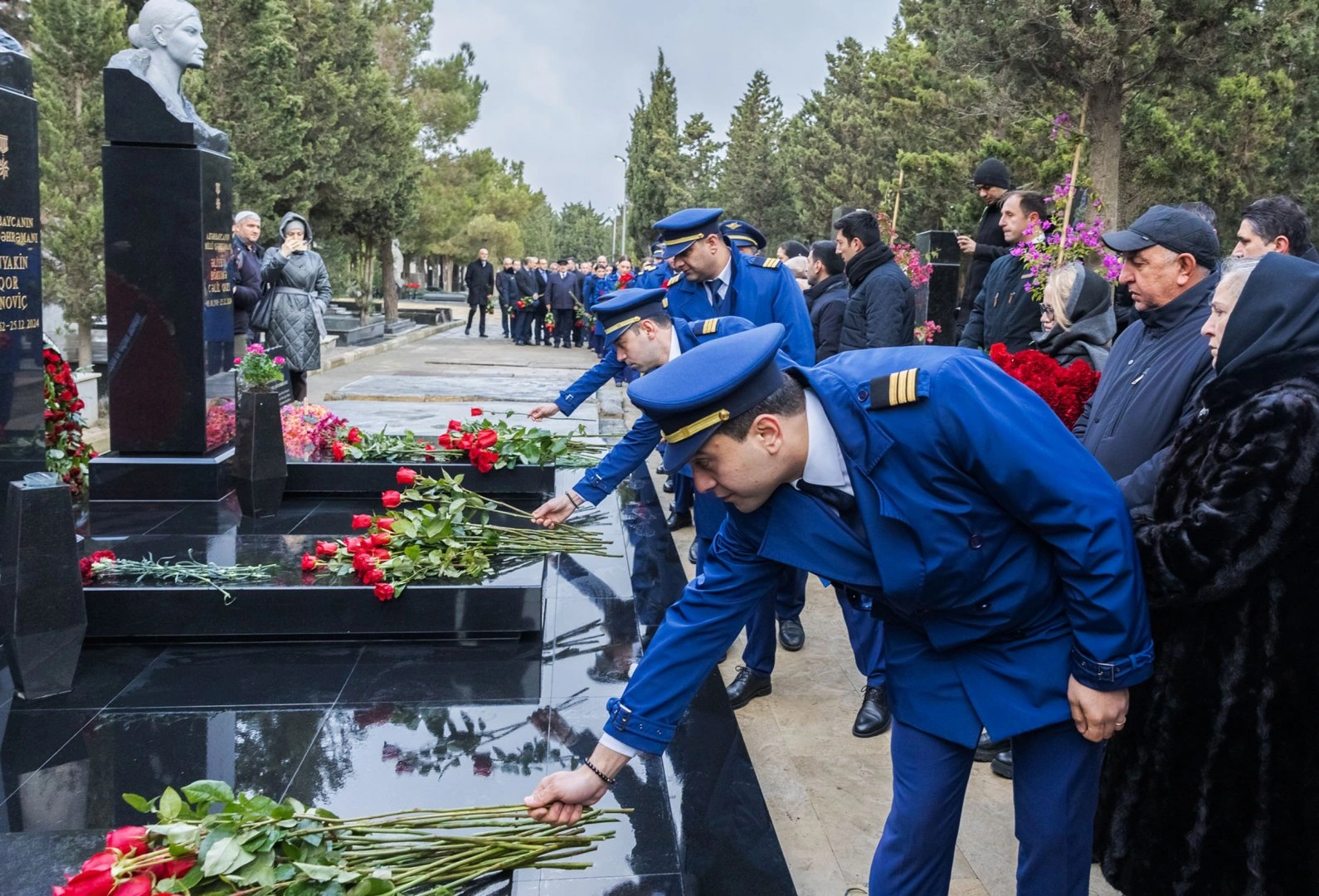 Heydar Aliyev International Airport holds memorial for AZAL plane crash victims (PHOTO)