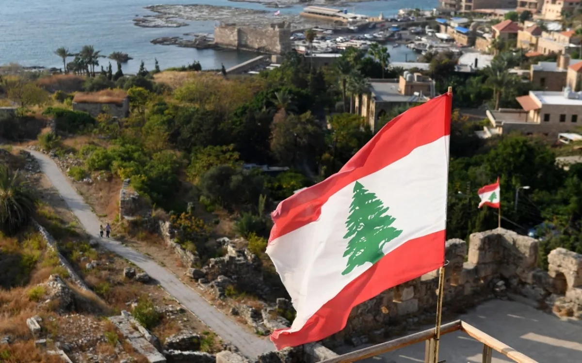 Lebanon puts banker on wanted list after Netanyahu photo emerges PHOTO