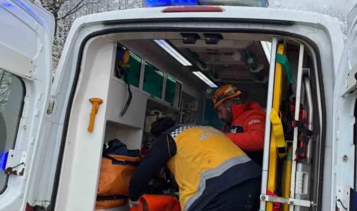 Ambulance plunges into ravine in Türkiye’s Artvin province, one dead PHOTO