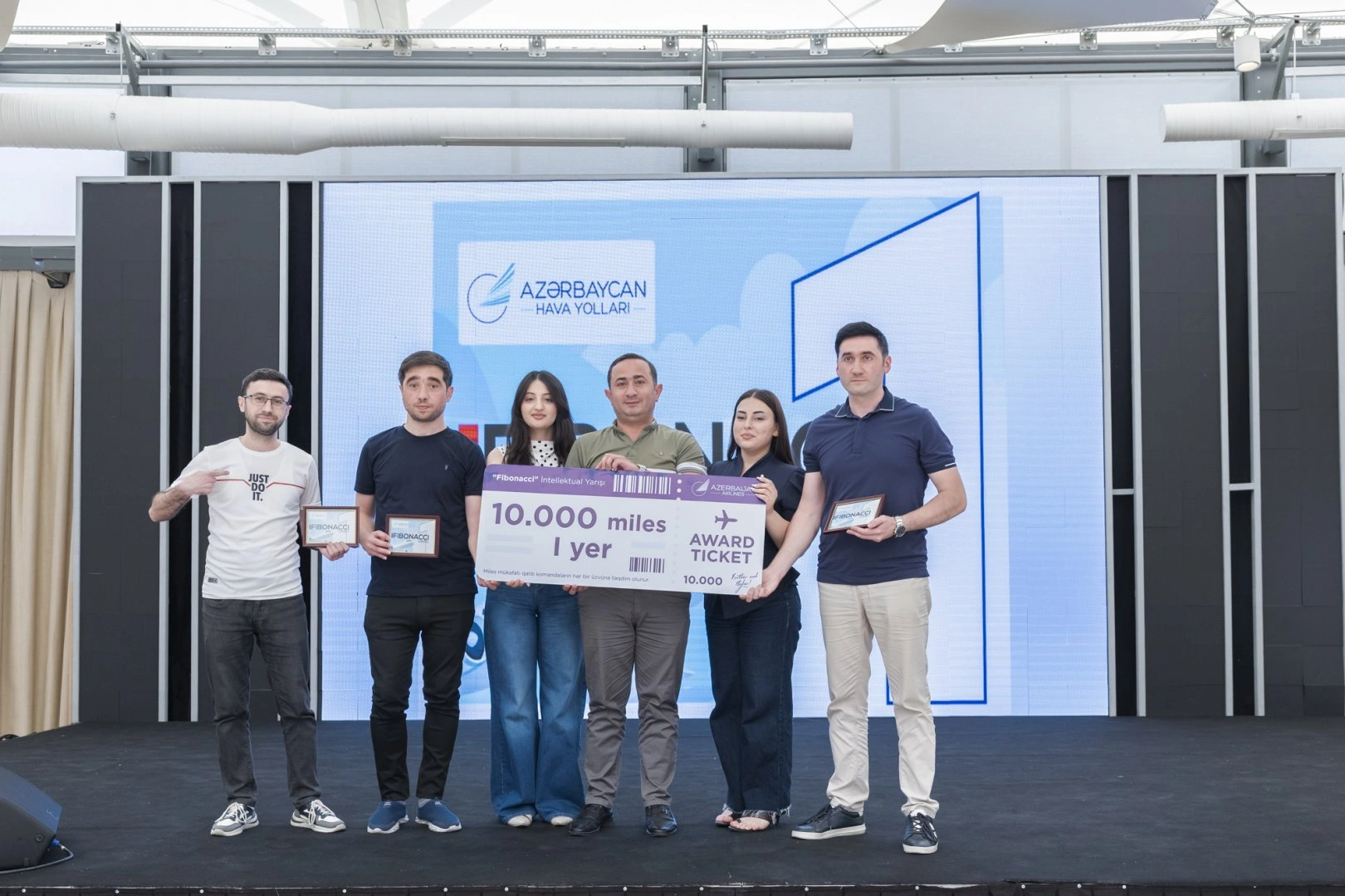 Azerbaijan Airlines organizes “Fibonacci” intellectual competition for media representatives to mark National Press Day (PHOTO)