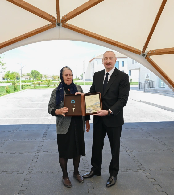 President Ilham Aliyev, First Lady Mehriban Aliyeva meet with residents of Shukurbeyli village of Jabrayil district (PHOTO)