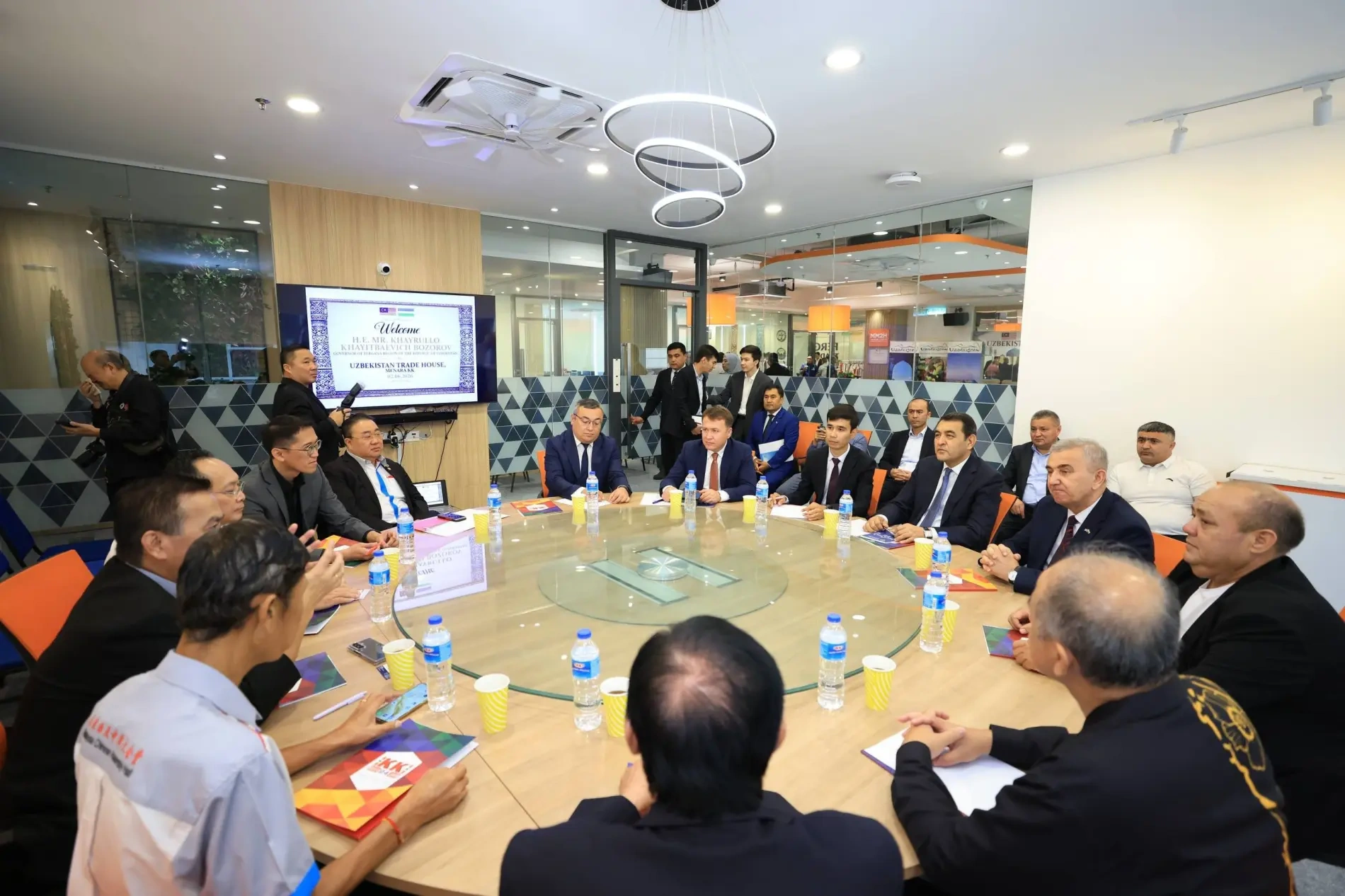 Uzbekistan's Fergana Governor holds investment talks with Malaysia’s KK Group
