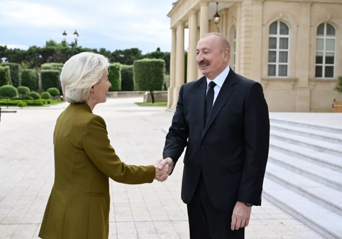 Azerbaijani president held one-on-one meeting with European Commission chief PHOTO