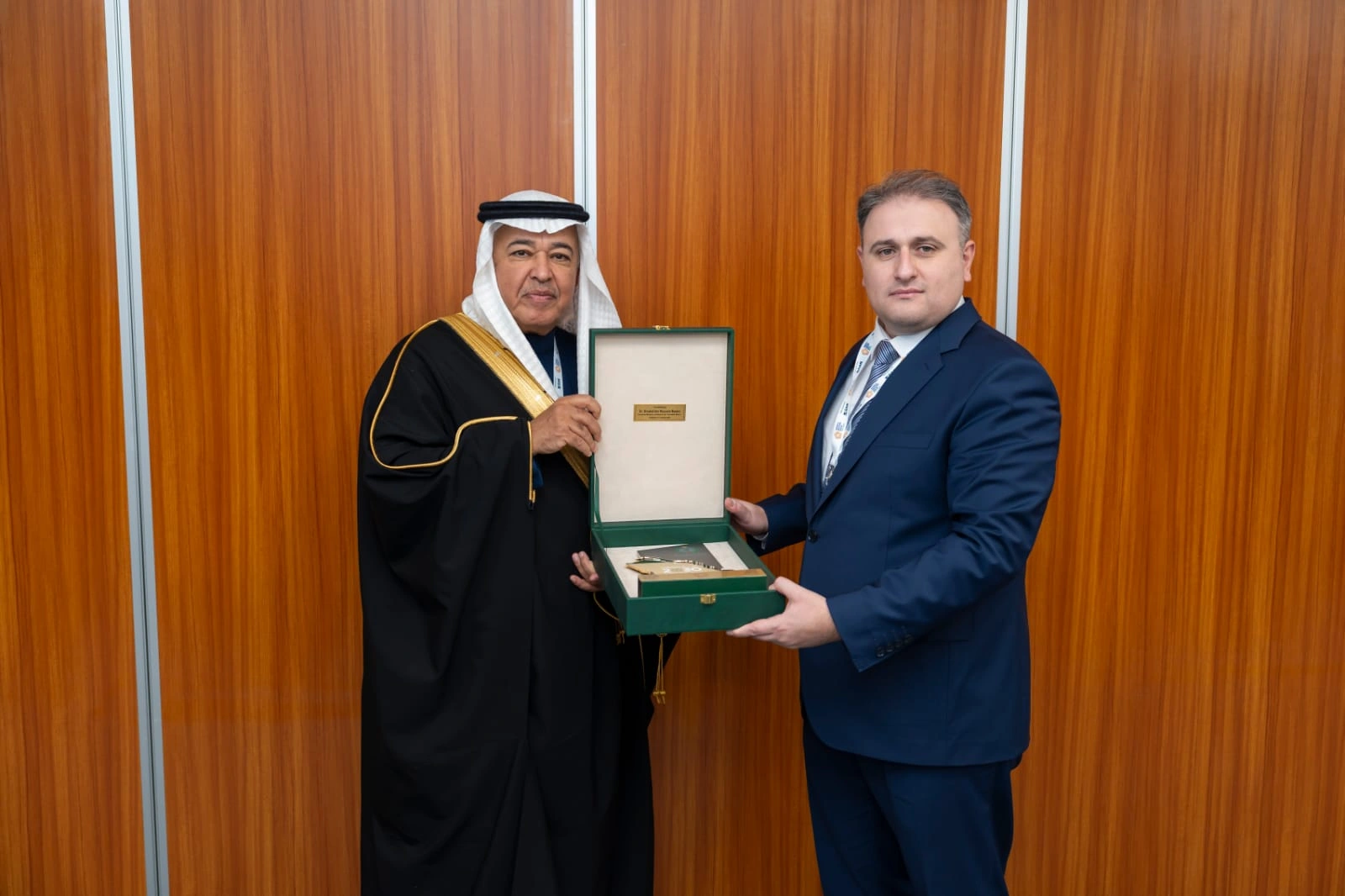 Azerbaijan engages in active discussions at military exhibition in Riyadh (PHOTO)