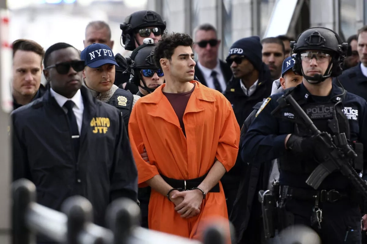 Man arrested after trying to free UnitedHealthcare chief’s alleged killer photo