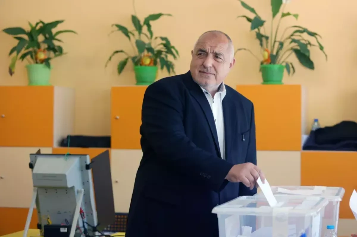Bulgaria election: Ex-President Radev’s party tops early results PHOTO