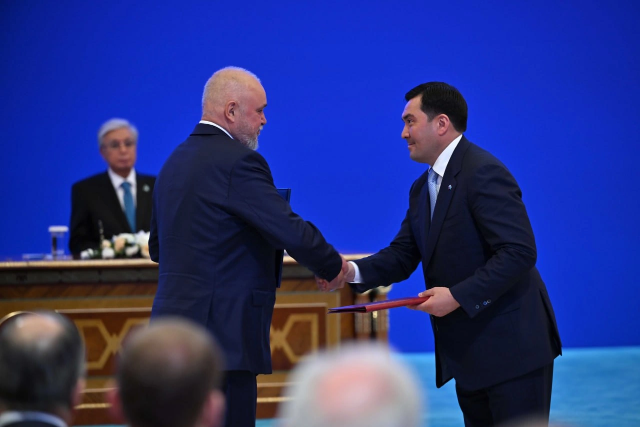 Kazakhstan, Russia sign 14 agreements on nuclear plant, oil cooperation and currency swap