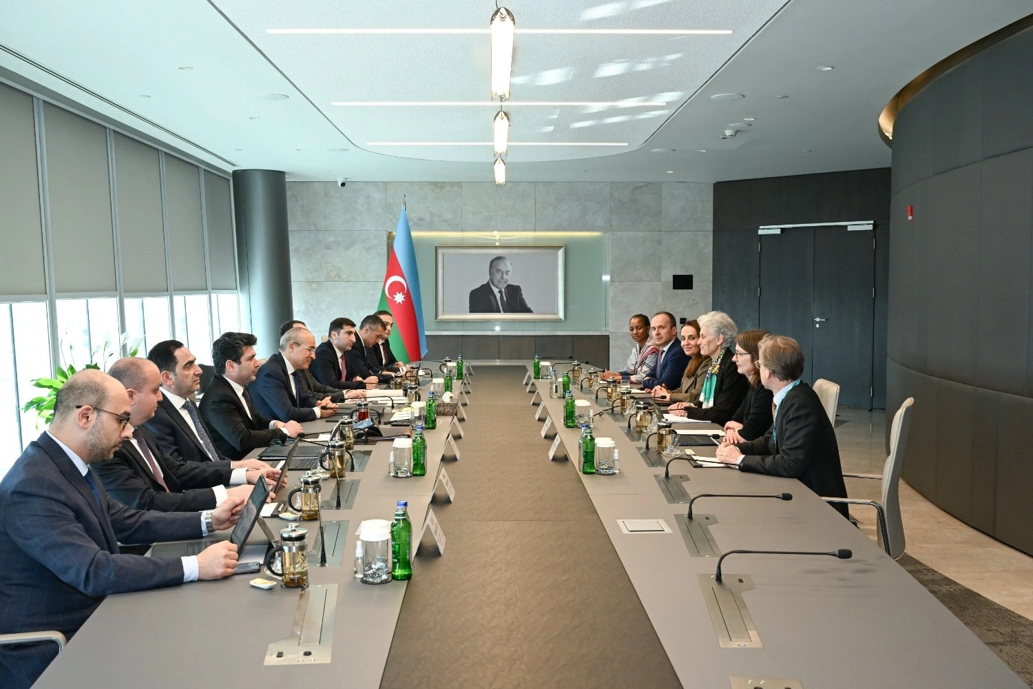 Azerbaijan, World Bank discuss strategic infrastructure, sustainable urbanization at WUF13 (PHOTO)