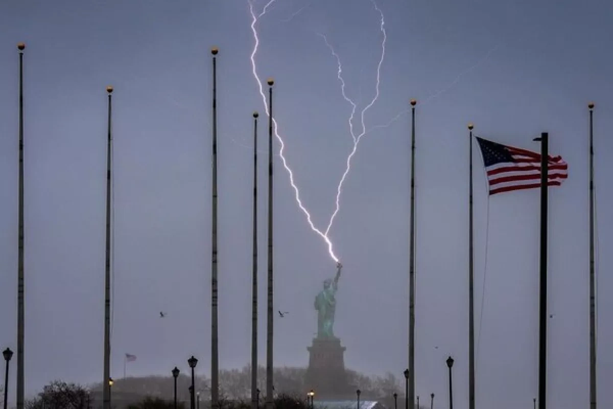 New York declares emergency ahead of weekend coastal storm