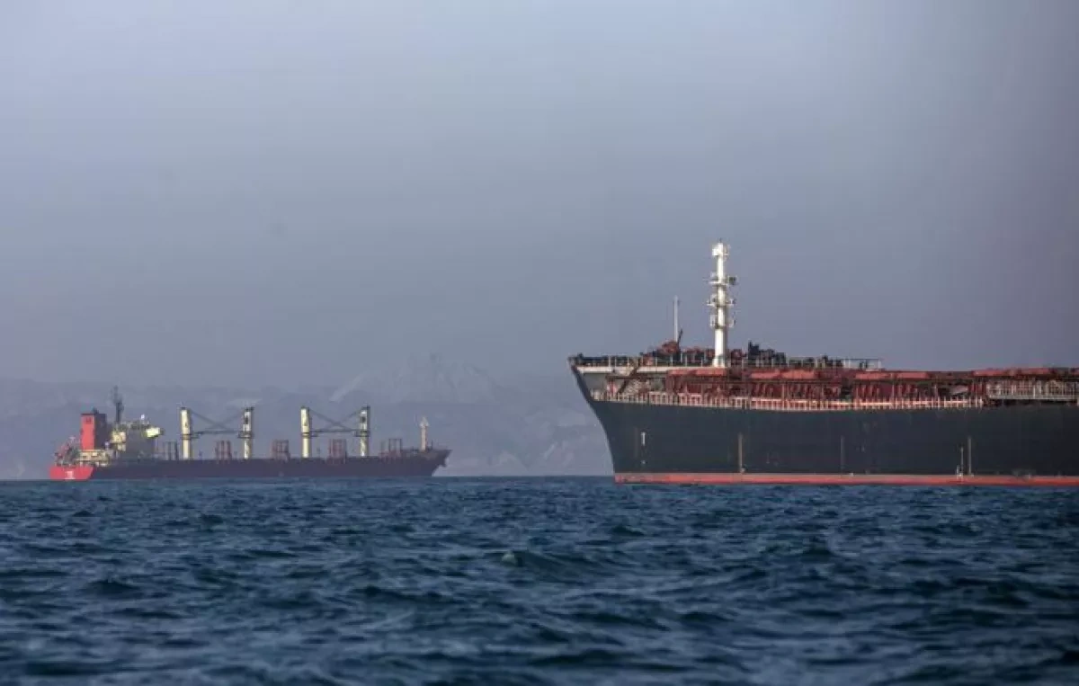 Shipping through Strait of Hormuz drops to minimum levels along Oman coast