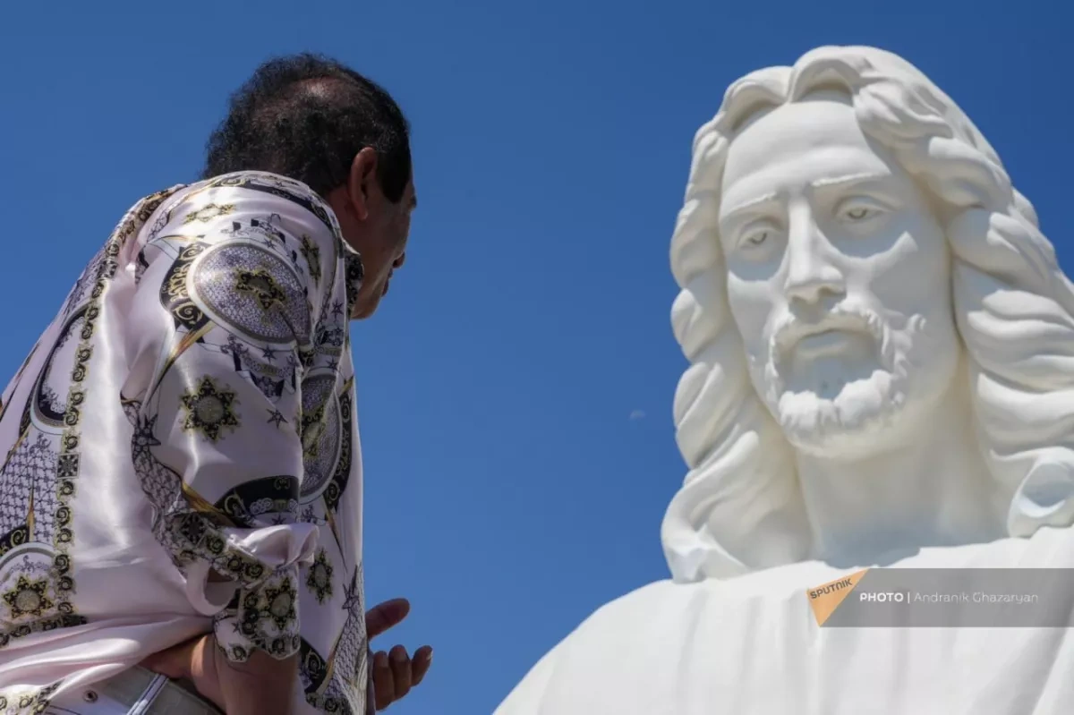 Armenian oligarch plans global ceremony for Christ monument opening PHOTO