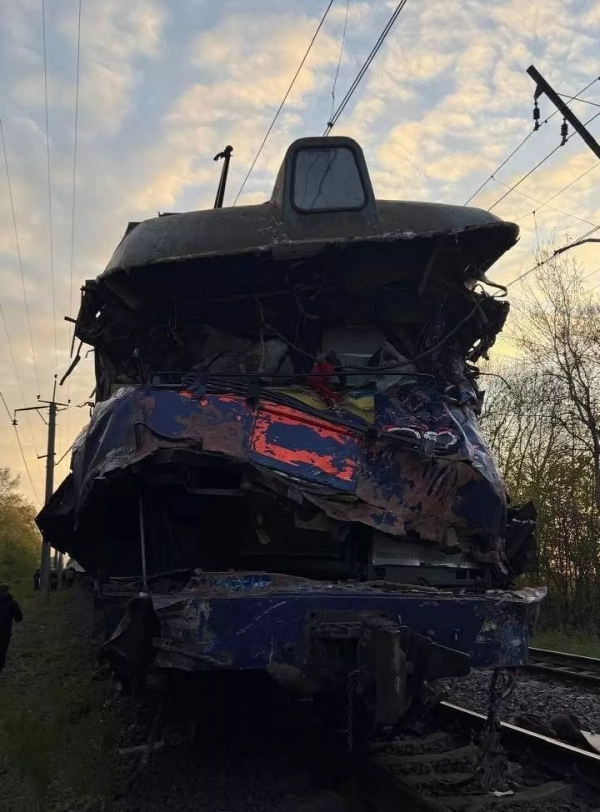 Train driver killed in western Ukraine after collision with crane PHOTO / VIDEO