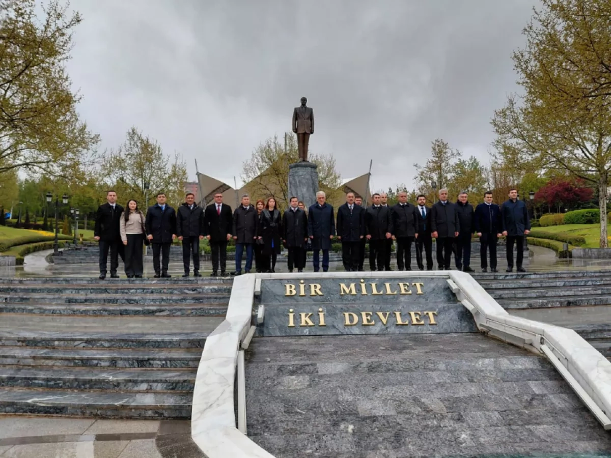 National leader Heydar Aliyev honoured in Ankara with symbolic floral ceremony PHOTO