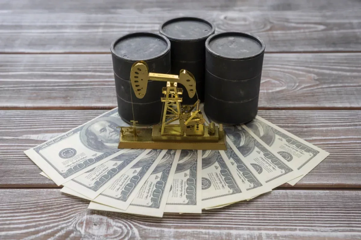 Hopes for Strait of Hormuz reopening push oil prices lower