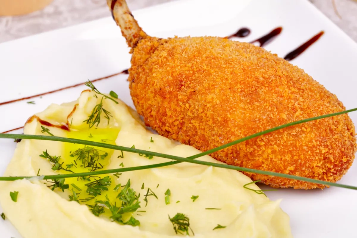 Moscow State Duma сanteen drops "Chicken Kyiv" from menu PHOTO