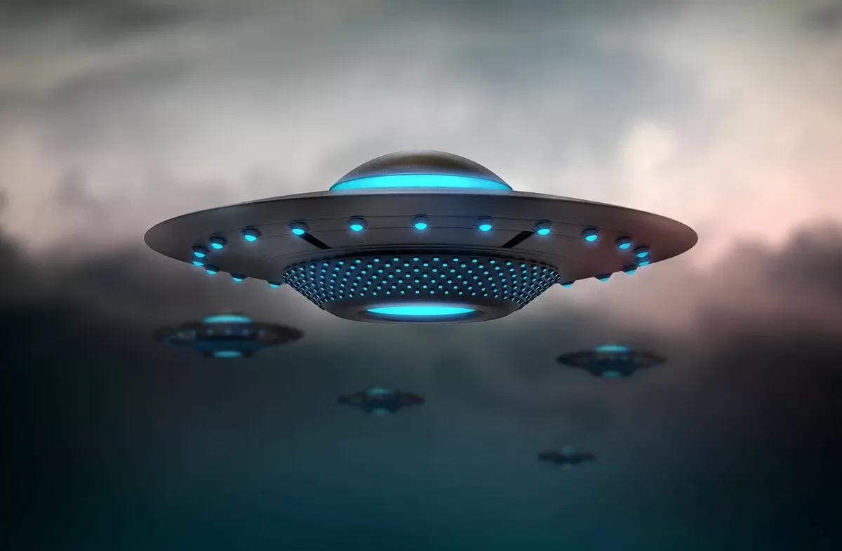 Pentagon releases declassified UFO contact files, including pilot reports Photo