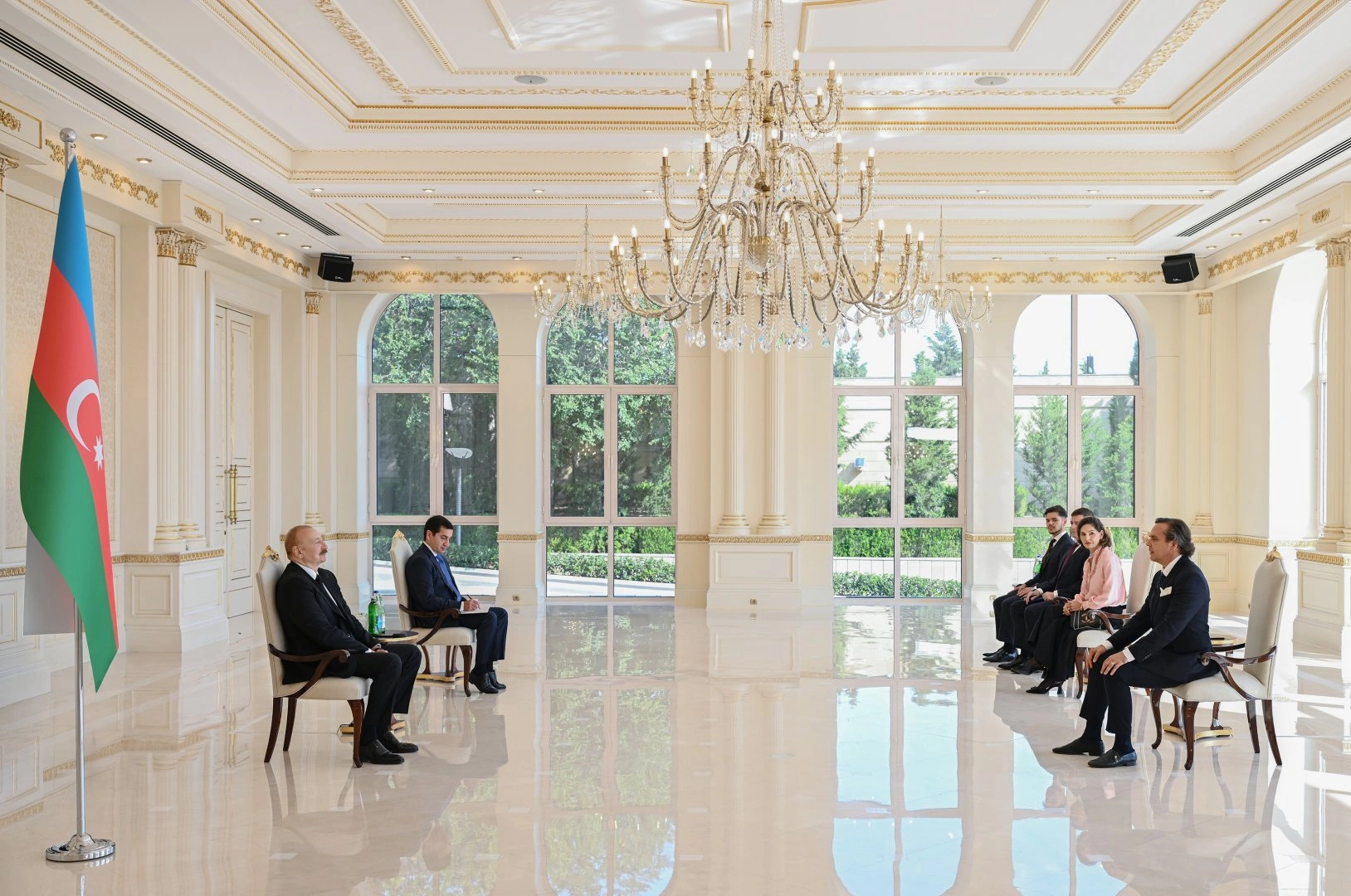 President Ilham Aliyev accepts credentials of Brazil's newly appointed ambassador (PHOTO)