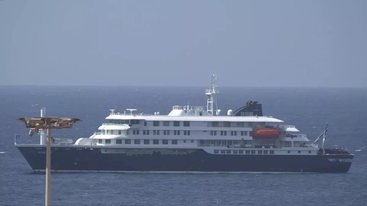 Greece pulls nine crew to safety after cargo vessel sinks Azerbaijani among survivors