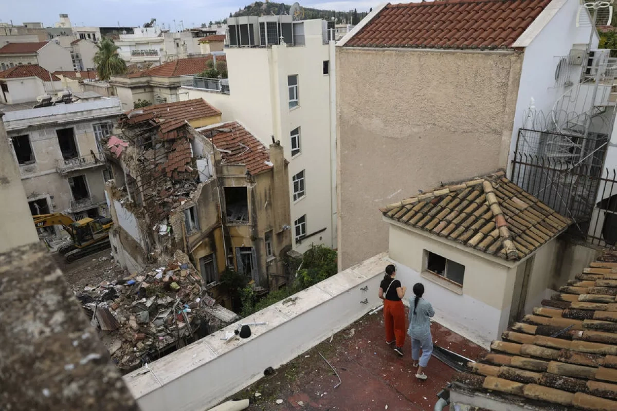 Six killed in explosion and building collapse in Athens