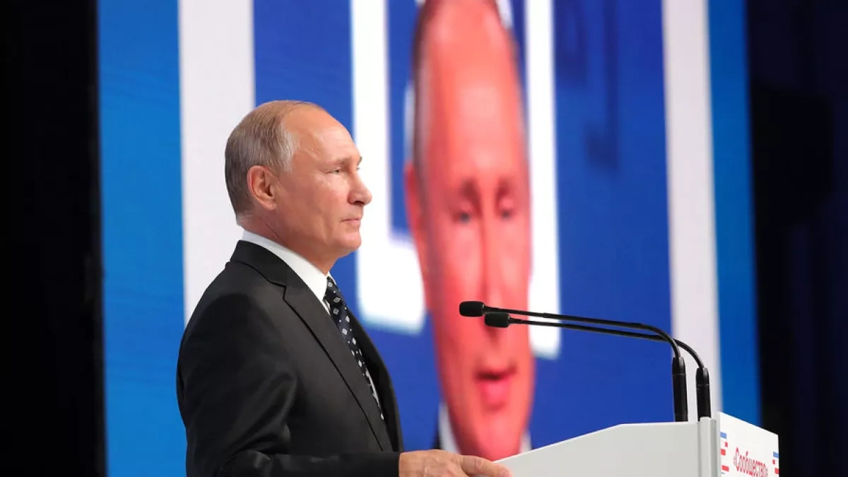 Putin arrives at Russian Federation council as autumn session draws to close