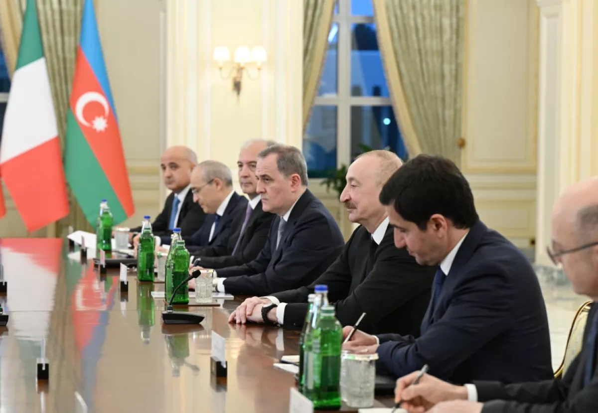 President Aliyev holds expanded meeting with Italian PM in Baku PHOTO