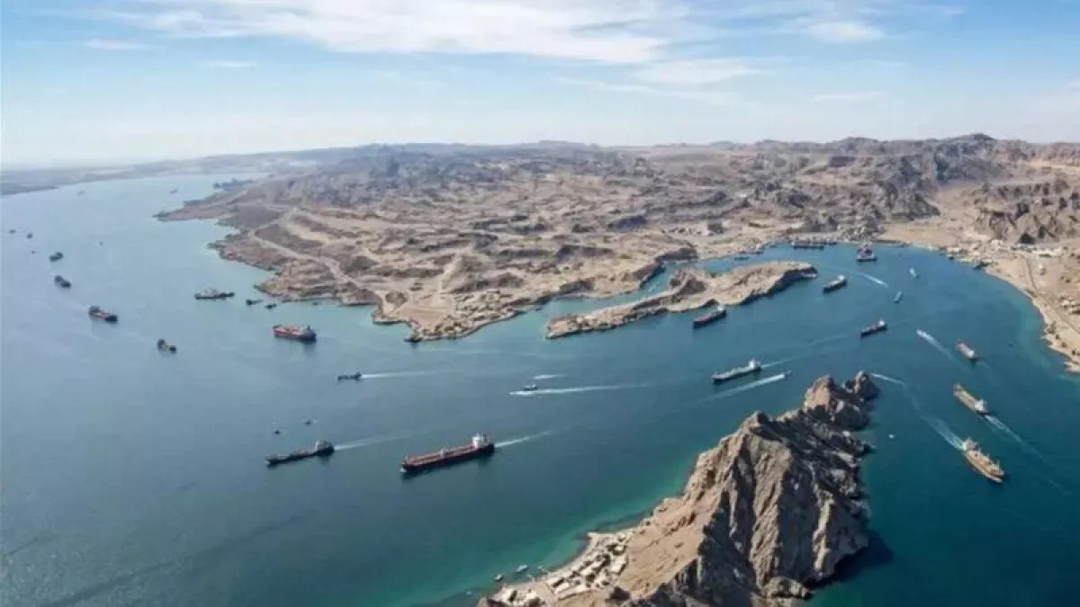 Shipping through Strait of Hormuz falls for third day WINDWARD DATA