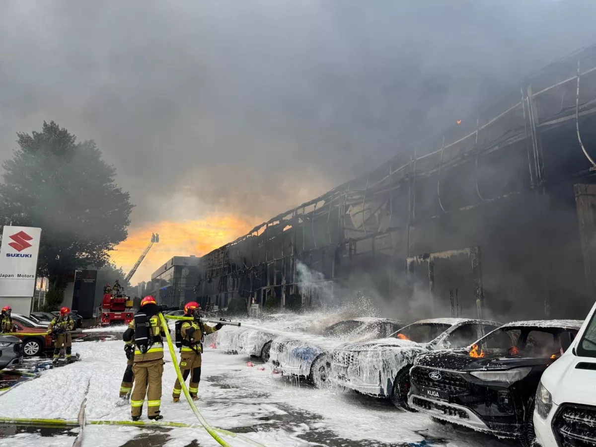 Major fire and explosions hit car dealerships in Warsaw PHOTO / VIDEO
