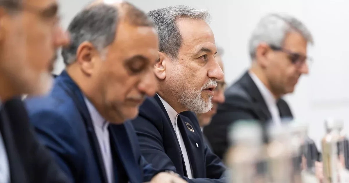 Iran offers nuclear pause, seeks sanctions relief in Geneva talks
