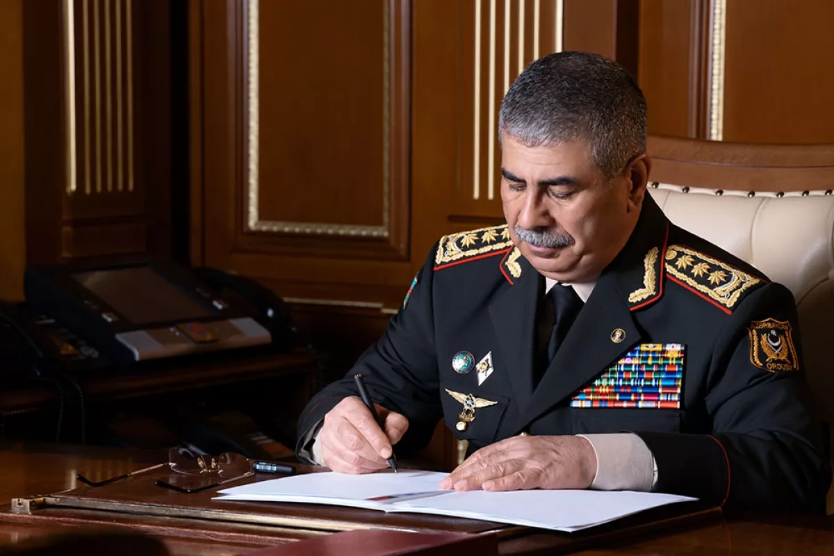 Azerbaijan’s defence chief offers condolences to Pakistan Over six soldier deaths