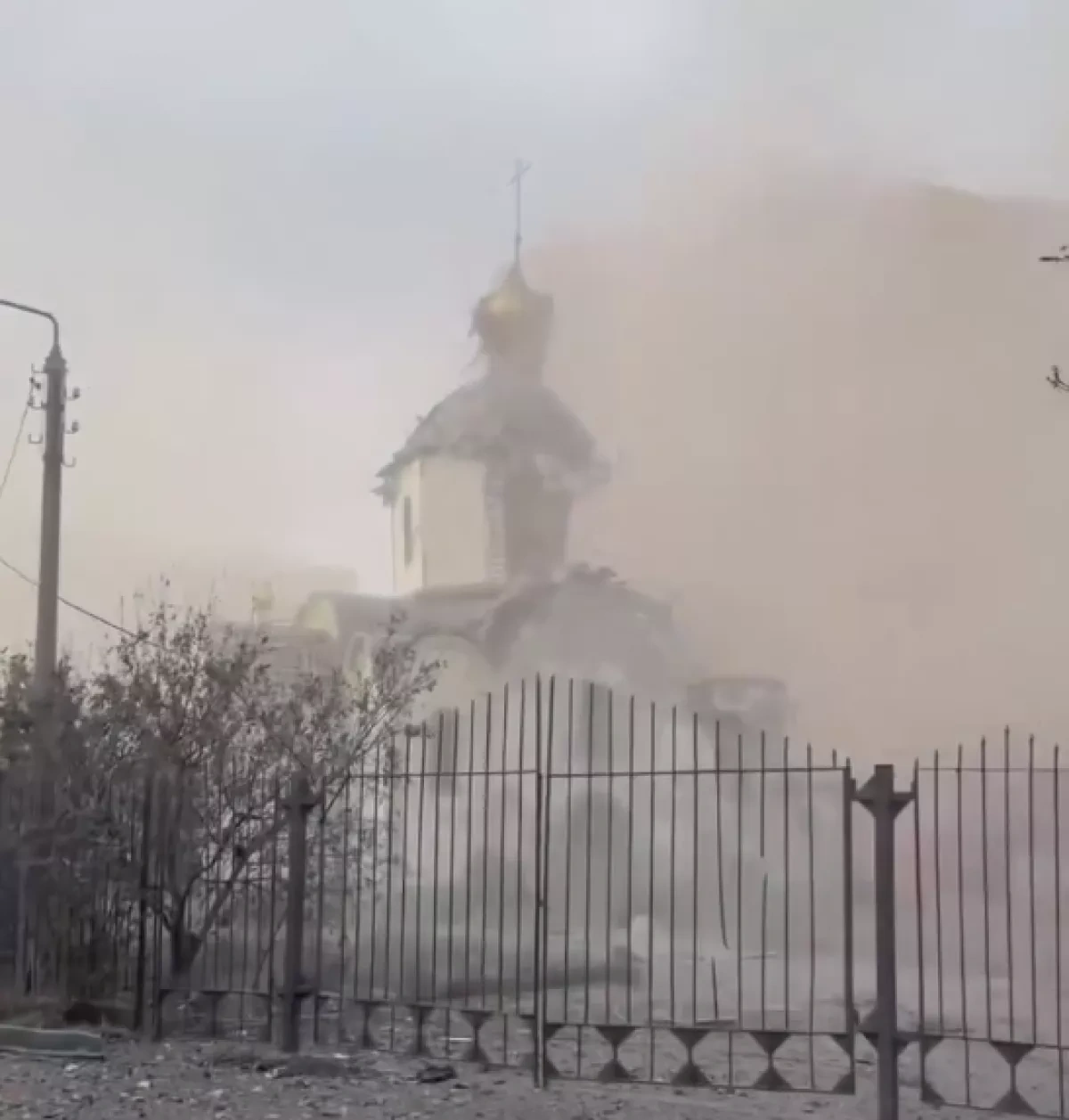 Russian air strike damages church in Ukraine’s Kramatorsk VIDEO