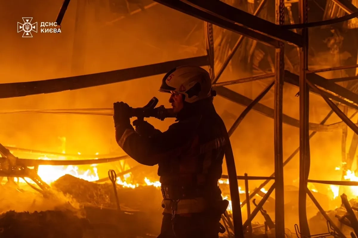 Deadly Russian attack hits Kyiv, leaving two dead, five wounded PHOTO