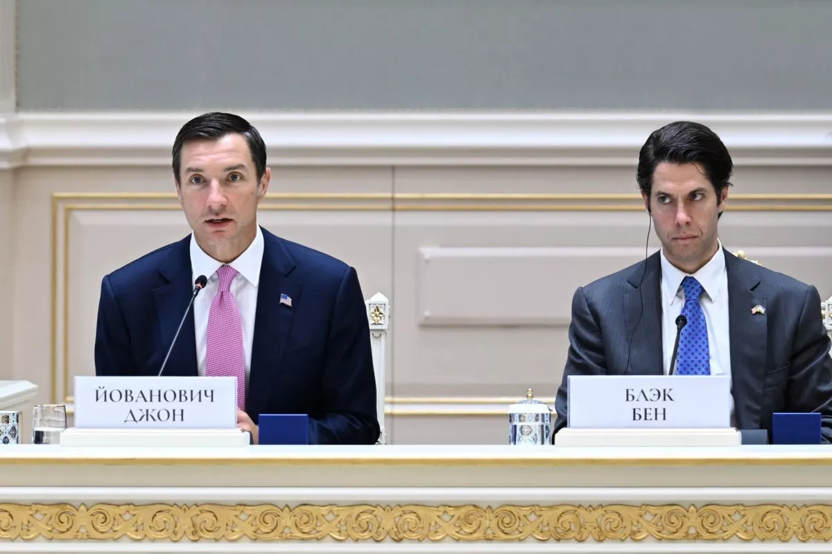 Uzbek leader holds high-level talks with US business leaders in Tashkent PHOTO