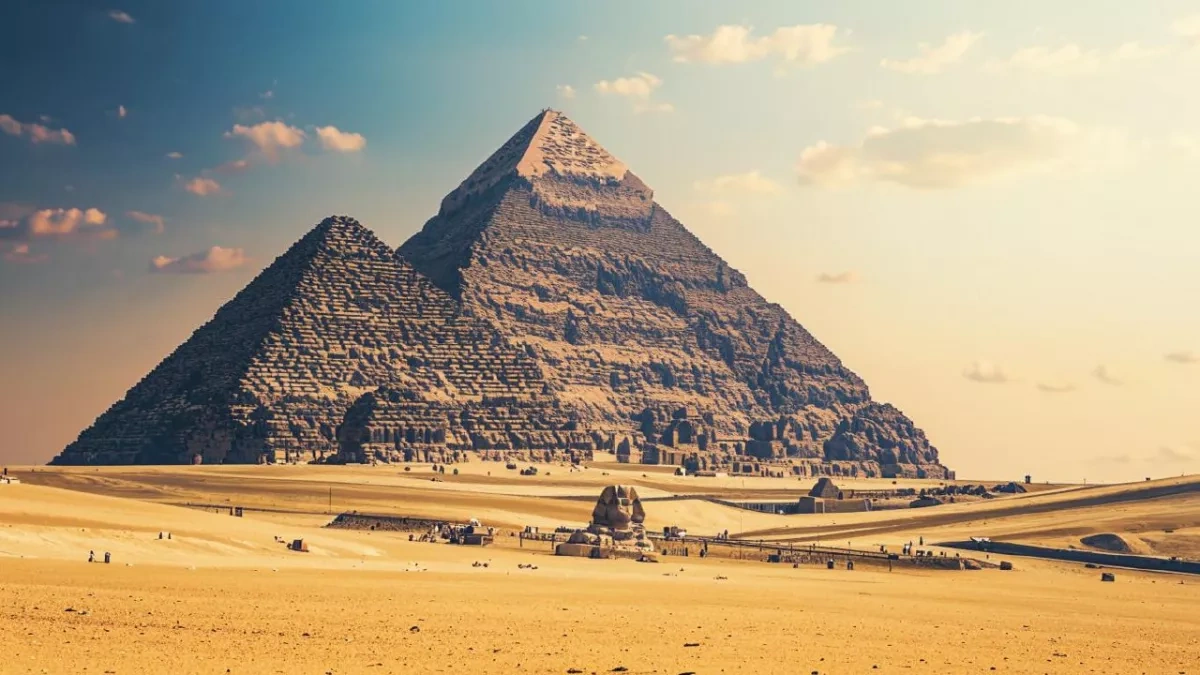 Egyptian pound hits record low amid Middle East tensions