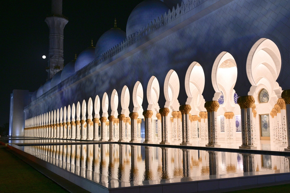 Heydar Aliyev Foundation VP Leyla Aliyeva visits Sheikh Zayed Grand Mosque in Abu Dhabi (PHOTO)