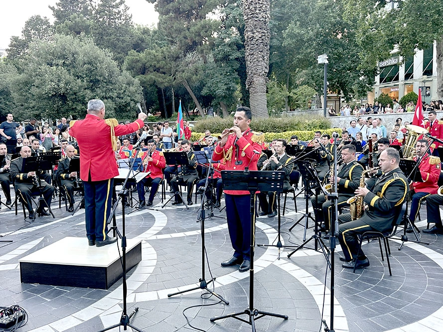 Armed Forces Day is marked with festive concert by Azerbaijani and Turkish military orchestras (PHOTO)