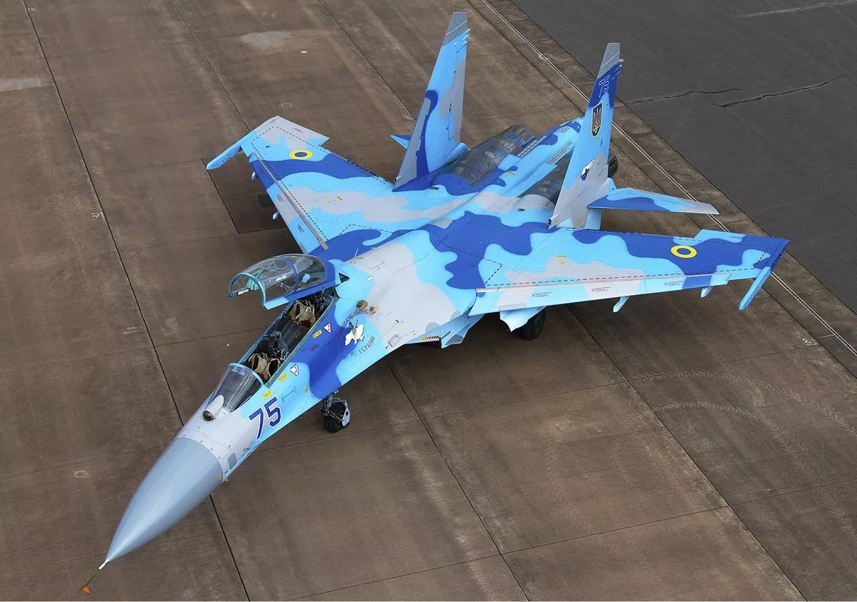 Russian drones destroy Ukrainian F-16 and Su-27 fighters in Poltava strike video