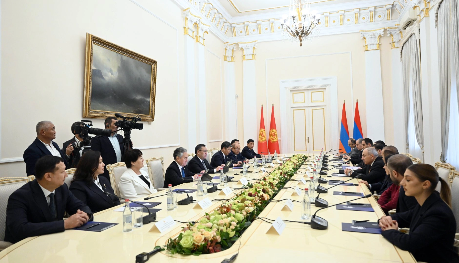 Kyrgyzstan, Armenia hold talks on economic ties
