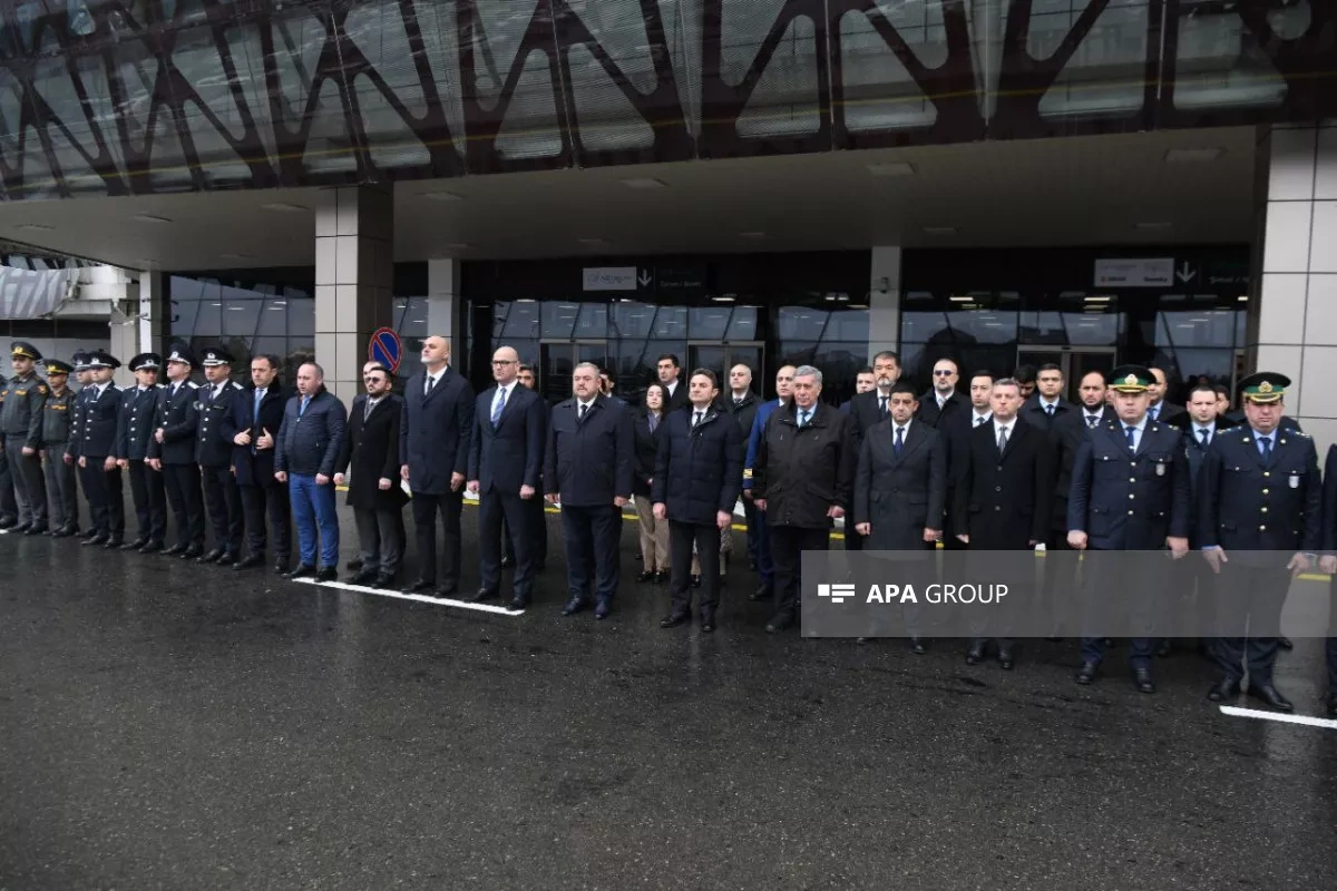 Minute of silence observed in memory of victims of AZAL plane crash PHOTO