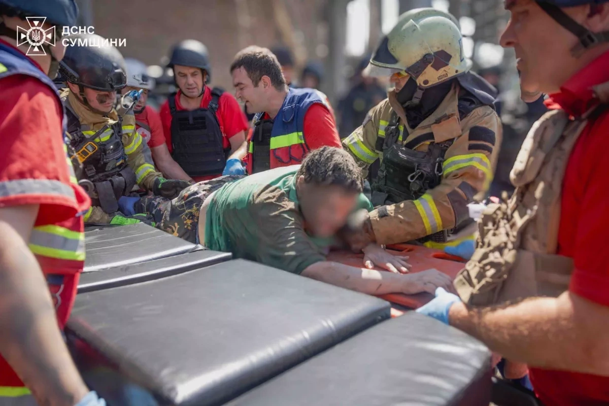 Russian airstrike batters Ukraine's Sumy, leaving 11 hurt PHOTO