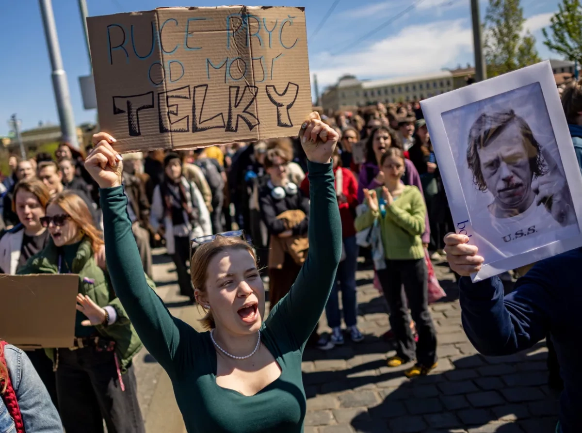 Czech broadcasters threaten strike over state funding plan