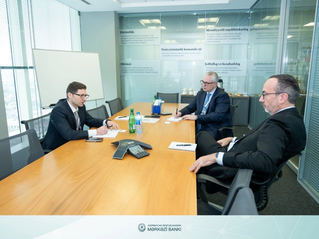 Azerbaijani, Italian companies discuss cooperation in payment technologies field