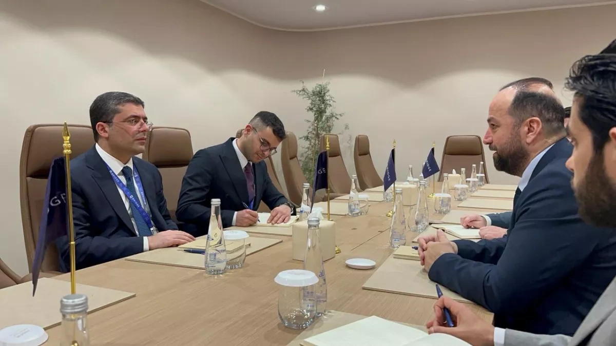 Azerbaijan, Syria discuss media cooperation at Bridge Summit in Abu Dhabi PHOTO