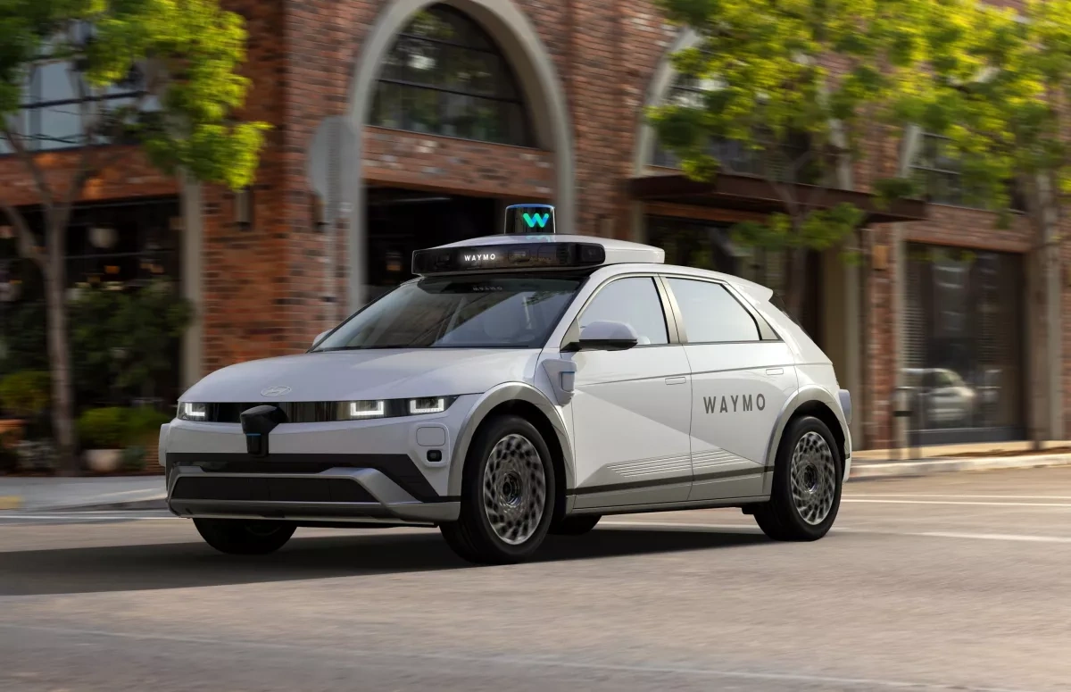 Safety concerns over autonomous taxis grow after Waymo recall