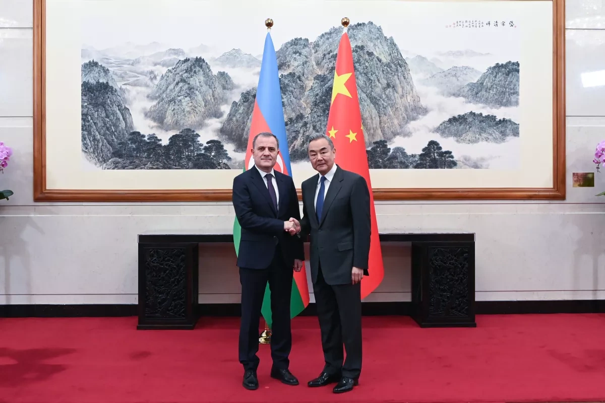 Azerbaijani, Chinese FMs meet in Beijing