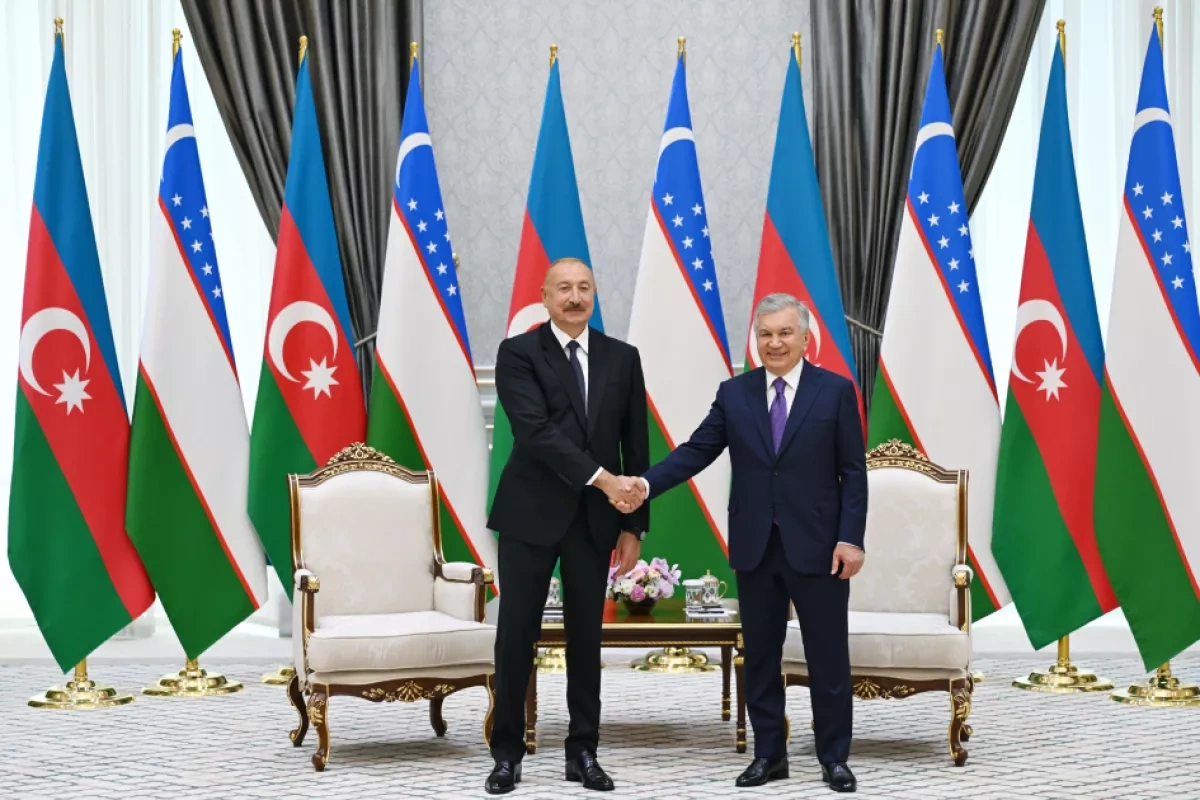 Azerbaijan’s president holds one-on-one meeting with Uzbek counterpart PHOTO